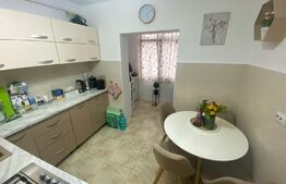 Apartament 3 camere, 68 mp, decomandat, Ampoi 3
