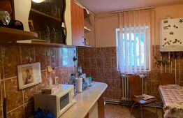 Apartament 3 camere, 80 mp, balcon, zona Cetate