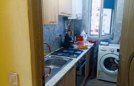 Apartament cu 4 camere, 58 mp, balcon, zona Bulevardul Transilvaniei