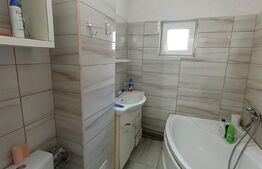 Apartament cu 3 camere, 60 mp, balcon,  zona Cetate