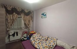 Apartament cu 3 camere, 60 mp, balcon,  zona Cetate