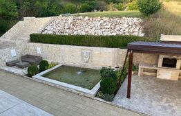 Casă cu 6 camere, 3000 mp teren, zona Teleac - Ciugud