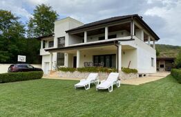 Casă cu 6 camere, 3000 mp teren, zona Teleac - Ciugud