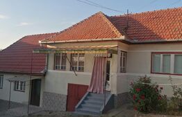 Casa 5 camere bucatarie baie in loc. Cut