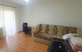Apartament 2 camere, zona cetate, etaj intermediar.