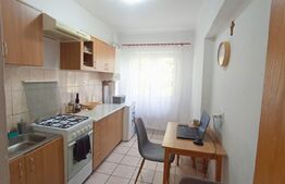Apartament 2 camere, zona cetate, etaj intermediar.