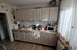 Apartament 3 camere, 65 mp, balcon, zona Cetate