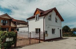 Casa 70 mp utili 2 camere living 2 bai 200mp teren in Blaj