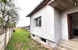 Casa semifinisata 3 camere, pivnita, teren 1198 mp, Paclisa