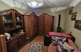 Casa cu 4 camere, 2 anexe, 831 mp teren, Bărăbanț