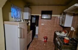 Casa cu 4 camere, 2 anexe, 831 mp teren, Bărăbanț