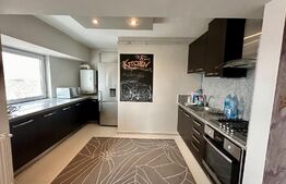 Apartament 3 camere 87 mp, etaj intermediar, Central