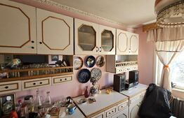 Casă cu 3 dormitoare, 448 mp teren, garaj, pivniță, foisor, toate utilitatile, zona Aiud