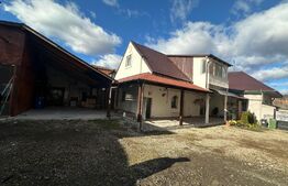 Casa 220 mp utili 4 dormitoare living cu bucatarie open-space teren total 760 mp in Aiud