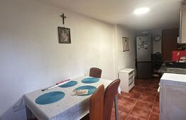 Casa 4 camere, 1 bucatarie, 2 bai, 320mp teren, zona Centrala