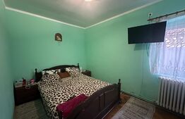 Casa 4 camere, 1 bucatarie, 2 bai, 320mp teren, zona Centrala