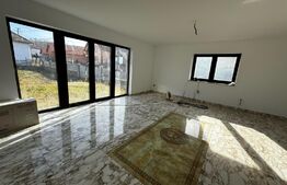 Casă individuală, 3 camere, 2000mp teren, zona Mihalț