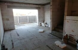 Casa la rosu 120 mp utili 4 dormitoare - 3 dressinguri - 3 băi - Birou - Bucătărie Oarda de jos