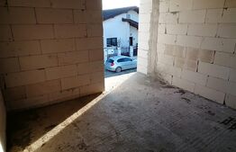 Casa la rosu 120 mp utili 4 dormitoare - 3 dressinguri - 3 băi - Birou - Bucătărie Oarda de jos