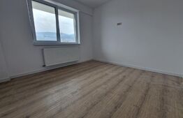 Apartament 3 camere, bloc nou, etaj 1, zona Cetate