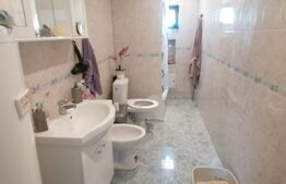 Casa doua corpuri  110 mp 4830 mp teren in Capud