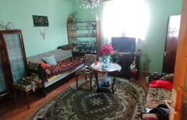 Casa doua corpuri  110 mp 4830 mp teren in Capud