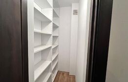 Apartament de vanzare cu 3 camere, etaj intermediar, zona cetate.