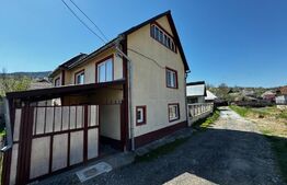 Casa individuala 3 dormitoare, bucatarie, teren 216 mp teren in Abrud