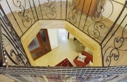 Casa de vanzare, pretabila pentru Pensiune sau regim hotelier