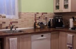 Casa cu 3 camere, 120 mp utili pe un teren de 1200 mp, zona centrala 