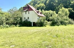 Casa de vacanta la munte, 354 mp utili, teren cu 2930 mp, zona Ighiel