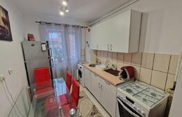 Apartament 2 camere, decomandat, 53mp, etaj 3, zona Cetate