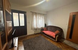 Casa 4 camere, 1 bucatarie, 2 bai, 320mp teren, zona Centrala