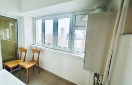 Apartament 3 camere, living, 2 băi, 2 balcoane, scară interioară, Zona Centru