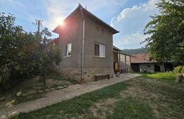 Casa renovata, 75mp utili pe un teren de 3650 mp, comuna Metes