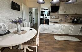 Apartament cu 3 camere, 101 mp, in complex rezidential, Cetate