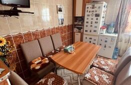 Apartament 3 camere, 64 mp, zona - Cetate