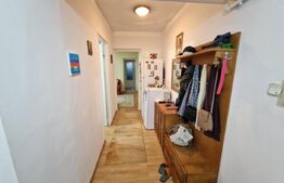 Apartament 3 camere, 57 mp, balcon, zona Cetate