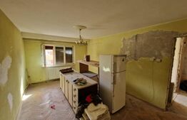 Apartament 2 camere, 49 mp, decomandat, zona Cetate