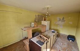 Apartament 2 camere, 49 mp, decomandat, zona Cetate