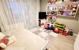 Apartament cu 4 camere, 2 bai, 2 balcoane, loc de parcare, zona Cetate 