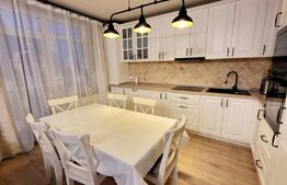 Apartament cu 4 camere, 2 bai, 2 balcoane, loc de parcare, zona Cetate 