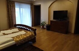 Pensiune de 503 mp, teren 690 mp, in zona Cetate