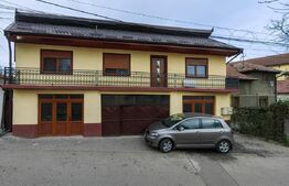 Casă cu 4 dormitoare și 2 spații comerciale, zona Tolstoi - Centru