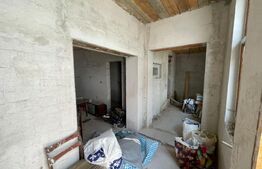 Casă la gri, 5 camere, zona Centrală - Alba Iulia