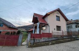 Casă cu toate utilitățile, 4 camere, 500mp utili, zona Pâclișa