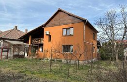 Proprietate unică, 2 locuințe și teren 1036 mp,ultracentral în Cetate