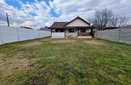 Casa cu 3 camere, 140 mp utili, 800 mp teren, zona Micesti