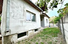 Casa semifinisata 3 camere, pivnita, teren 1198 mp, Paclisa