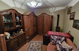 Casa cu 4 camere, 2 anexe, 831 mp teren, Bărăbanț